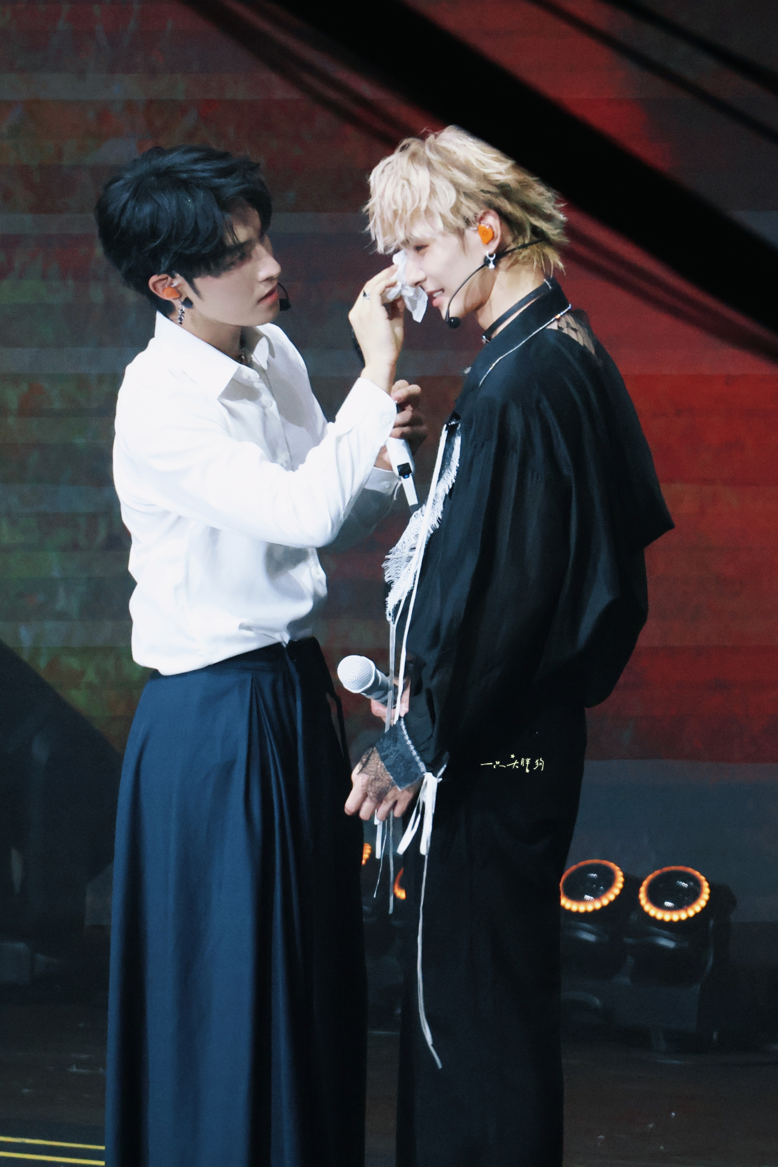 Stage photograph by 一只大胖狗