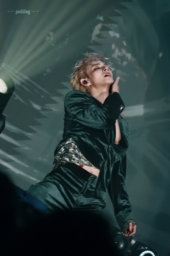 Stage photograph by Pudding
