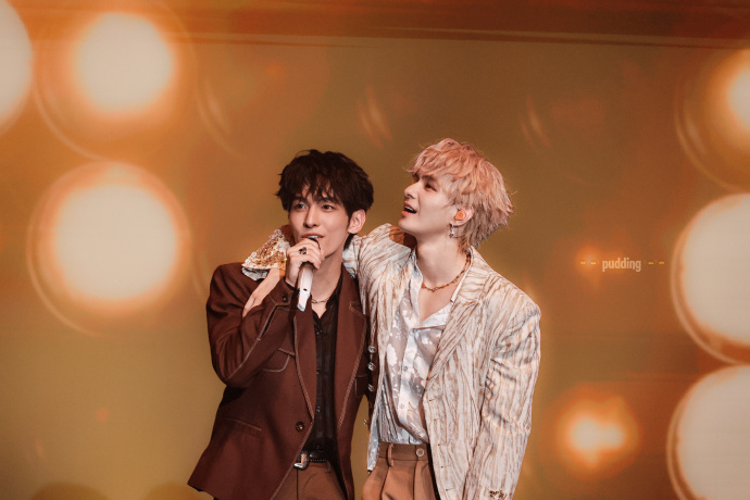 Stage photograph by Pudding