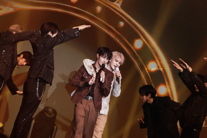 Stage photograph by Pudding