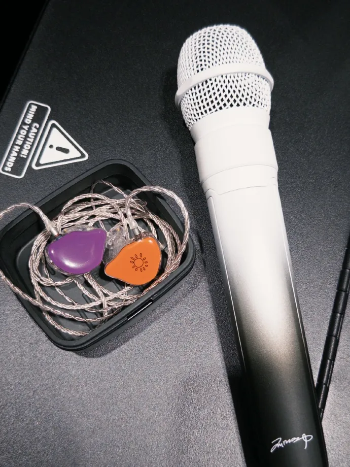 Hongkong Gallery Mic01